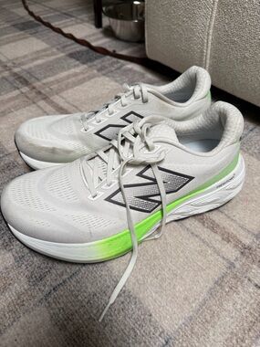 White New Balance 880v14 size 11.5 wide (2E)